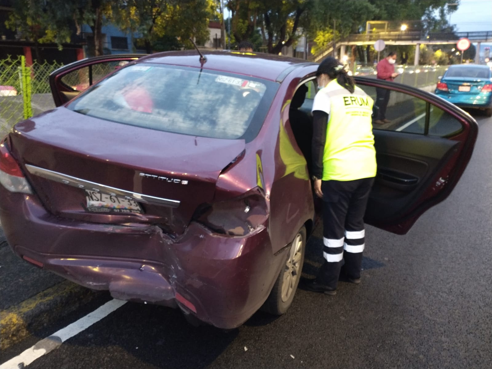 Choque múltiple entre 5 vehículos en Viaducto deja 4 lesionadas