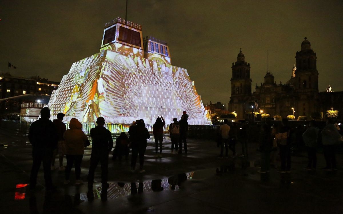 ¡Por si te lo perdiste! Anuncian 6 funciones más de Memoria Luminosa en el Zócalo