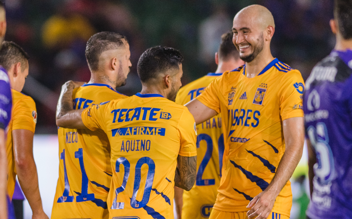 Miguel Herrera sigue buscando su once ideal en Tigres