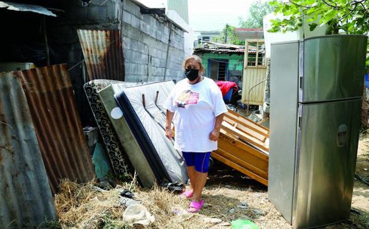 Abandonan a vecinos de San Pedro que fueron desalojados de sus casas ...