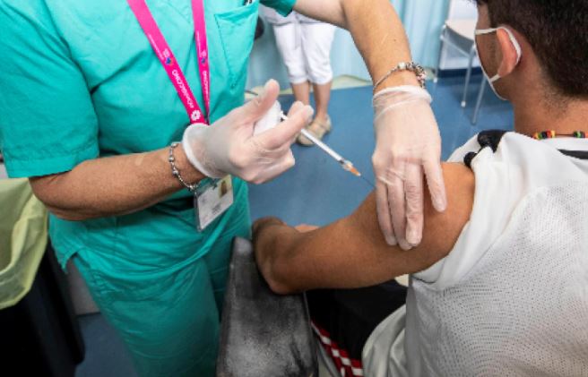 Se amparan 8 menores de edad para recibir vacuna contra Covid-19 en NL  