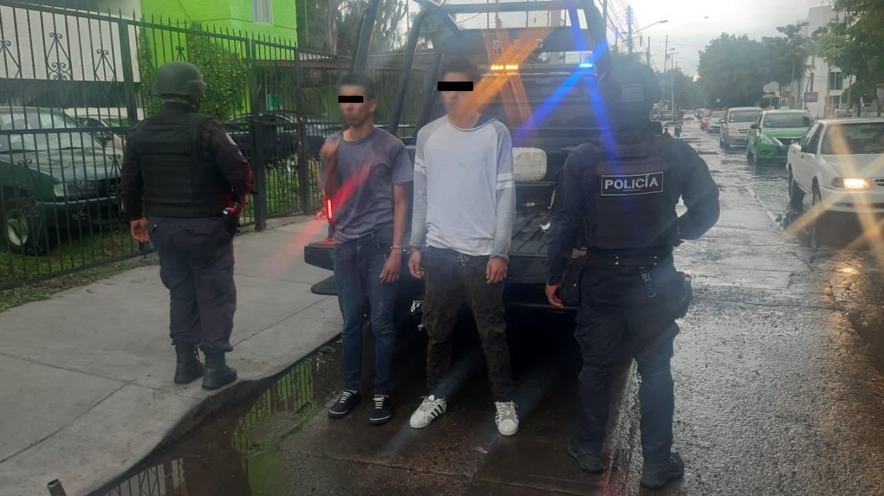 Detienen a dos hombres por robo de motocicleta en Celaya