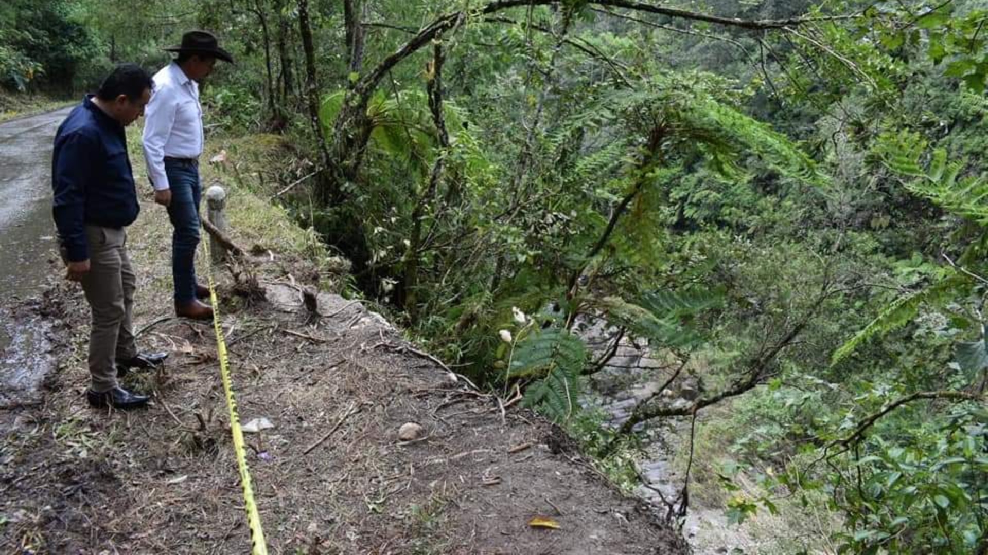 Recuperan cadáver de hombre que cayó al río Alpuco en Tlatlauquitepec