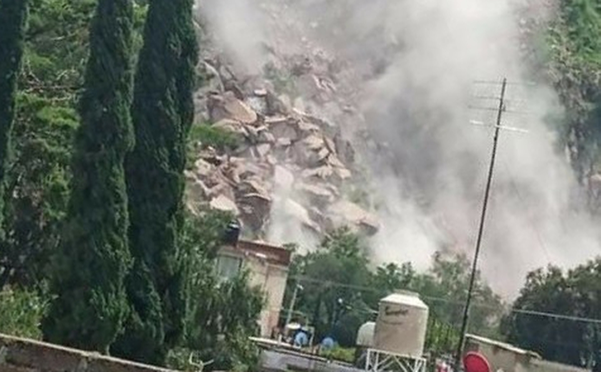 Lluvias provocan deslave en cantera de Ecatepec