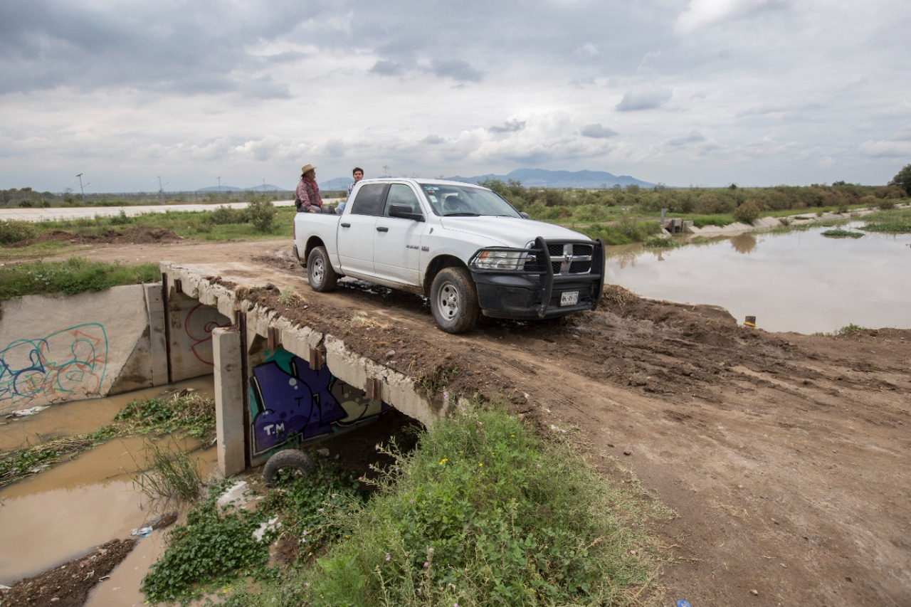 Pobladores recuperan laguna desecada por obras del nuevo aeropuerto en Atenco