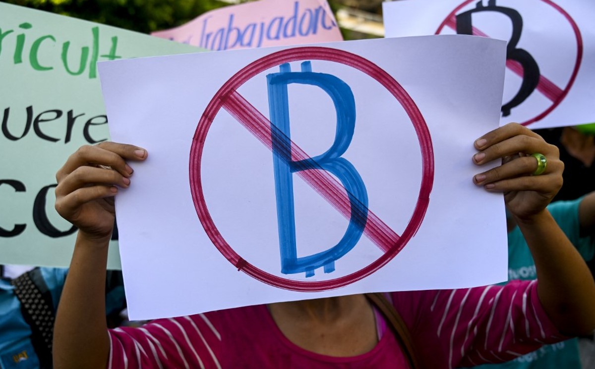 El Salvador se convierte en el primer país en aceptar como divisa el bitcoin