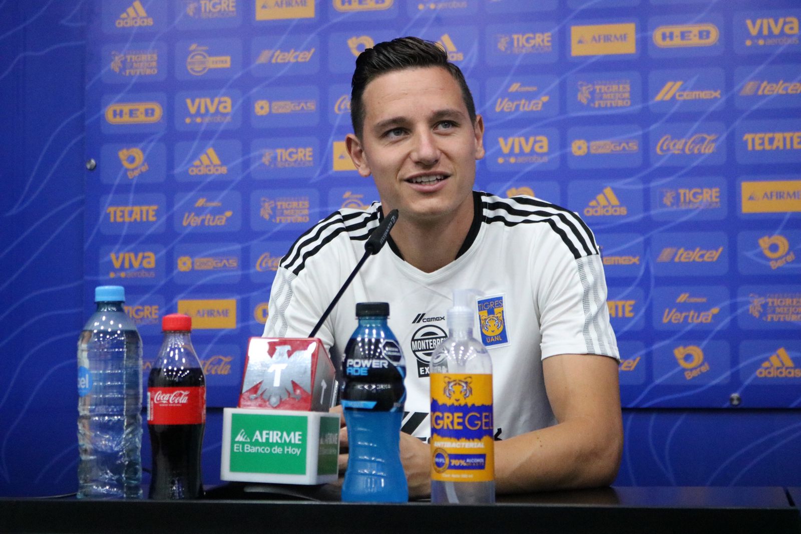 No vine a ser banca: Florian Thauvin