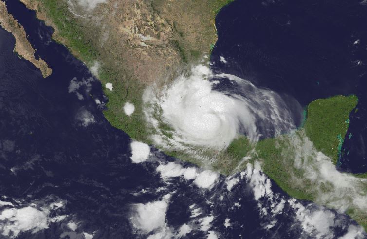 Huracán 'Grace' dejó daños en 110 mil casas de Veracruz, Puebla e Hidalgo