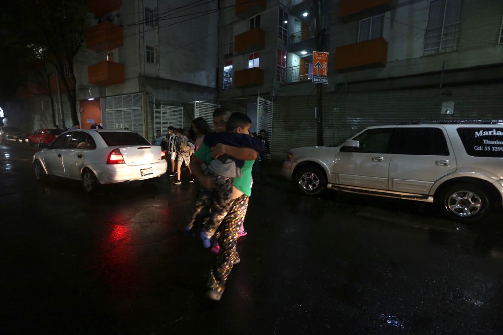 Protección Civil activa protocolos en 11 estados tras sismo en México