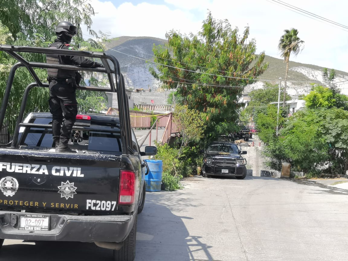 Asesinan de tres balazos a un hombre que se encontraba afuera de su domicilio en Monterrey
 