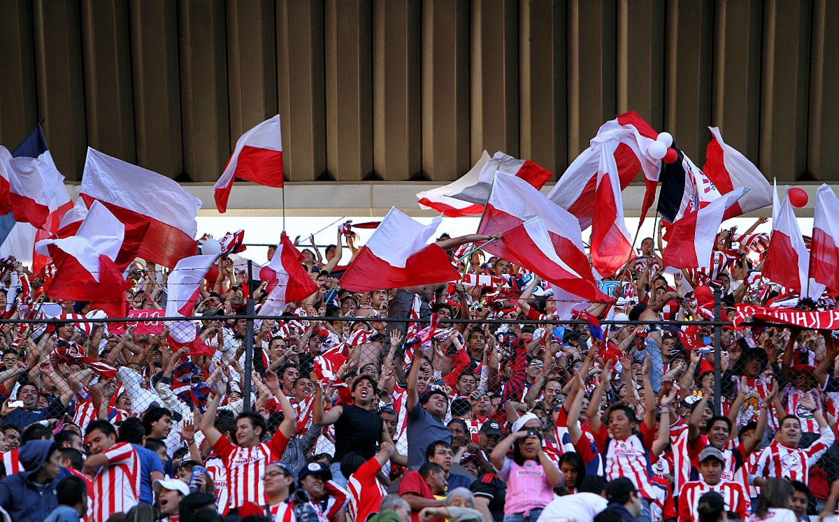 Hartos de los malos resultados, afición anuncia que le retira el apoyo a Chivas