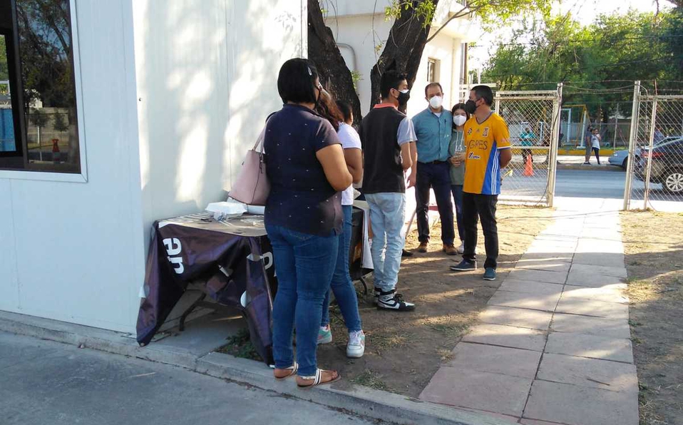 ¡Se logró! Aplican vacuna contra covid-19 a menores de edad con amparo en San Nicolás