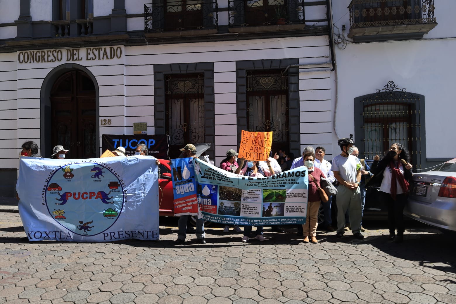 Ciudadanos piden a diputados que revoquen la privatización del agua