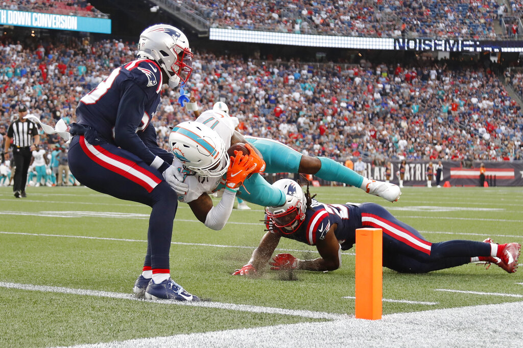 Dolphins vence a Patriots con dos anotaciones de Tagovailoa  