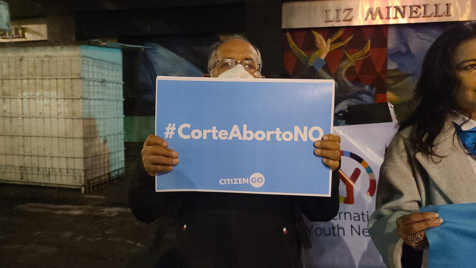 Colectivos provida protestan frente a SCJN por despenalización del aborto en México