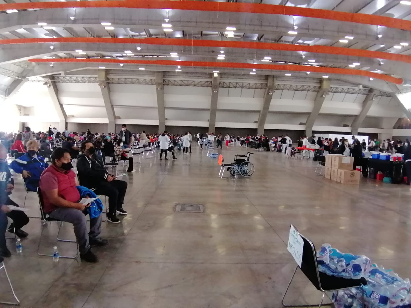 Disminuyen las filas durante vacunación en Centro Expositor