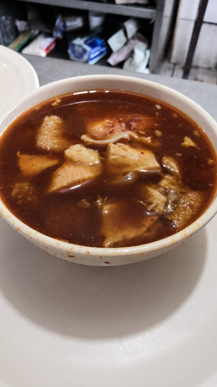 Tras Grito de Independencia, regios disfrutan asueto con menudo y pozole