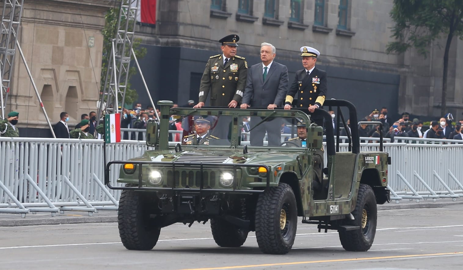 Realizan Desfile Militar por 211 aniversario de Independencia de México | Minuto a minuto