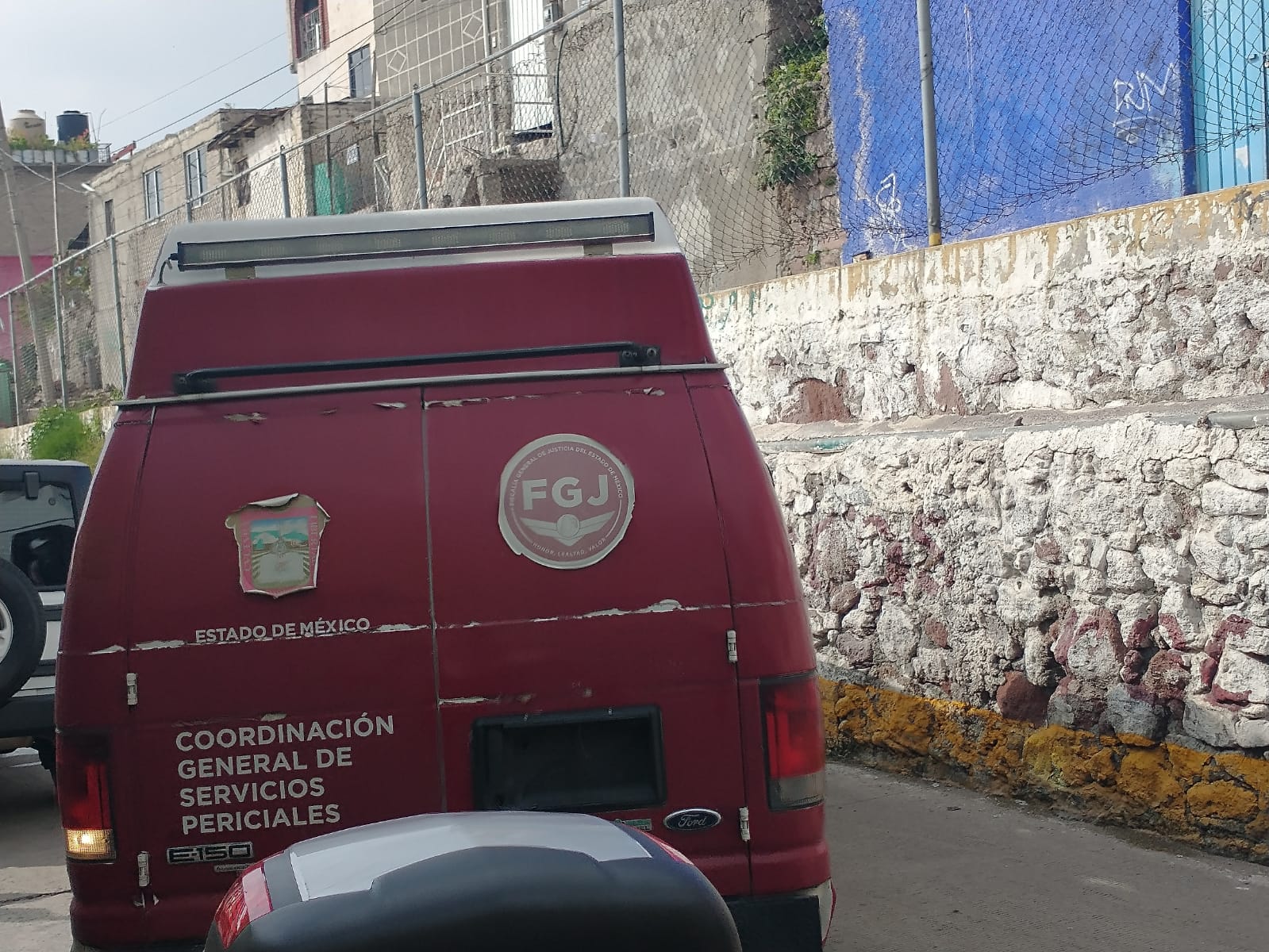 Excavadora entra a zona cero del deslave en cerro del Chiquihuite para asentar terreno