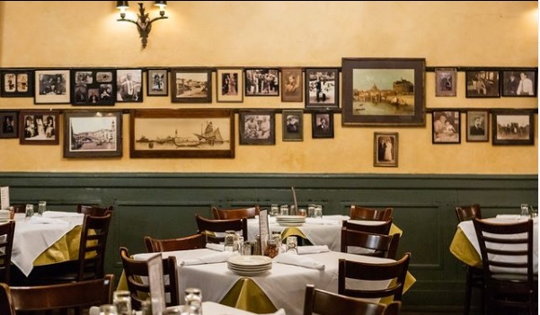 Empleada de restaurante en NY sufre ataque tras pedir pruebas de vacunación anticovid