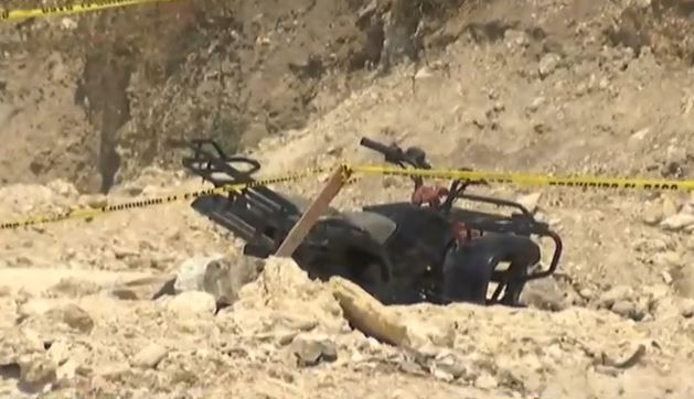 Hallan a joven muerto junto a su cuatrimoto dentro de lote baldío en Juárez