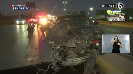 Telediario noticia Conductor que iba 'hasta las chanclas' choca en parte baja de puente vehicular de Torreón