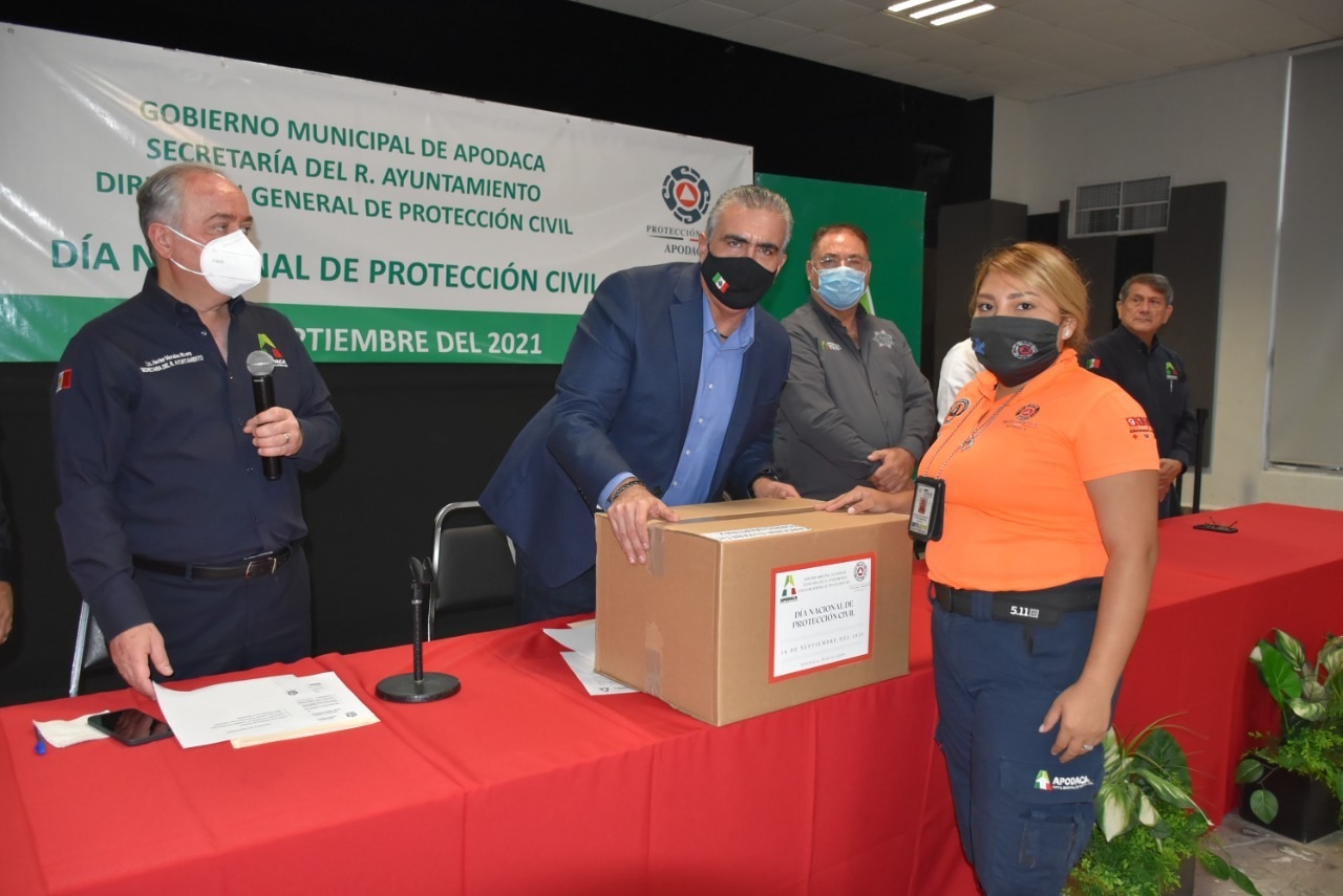 Alcalde de Apodaca reconoce labor de Protección Civil