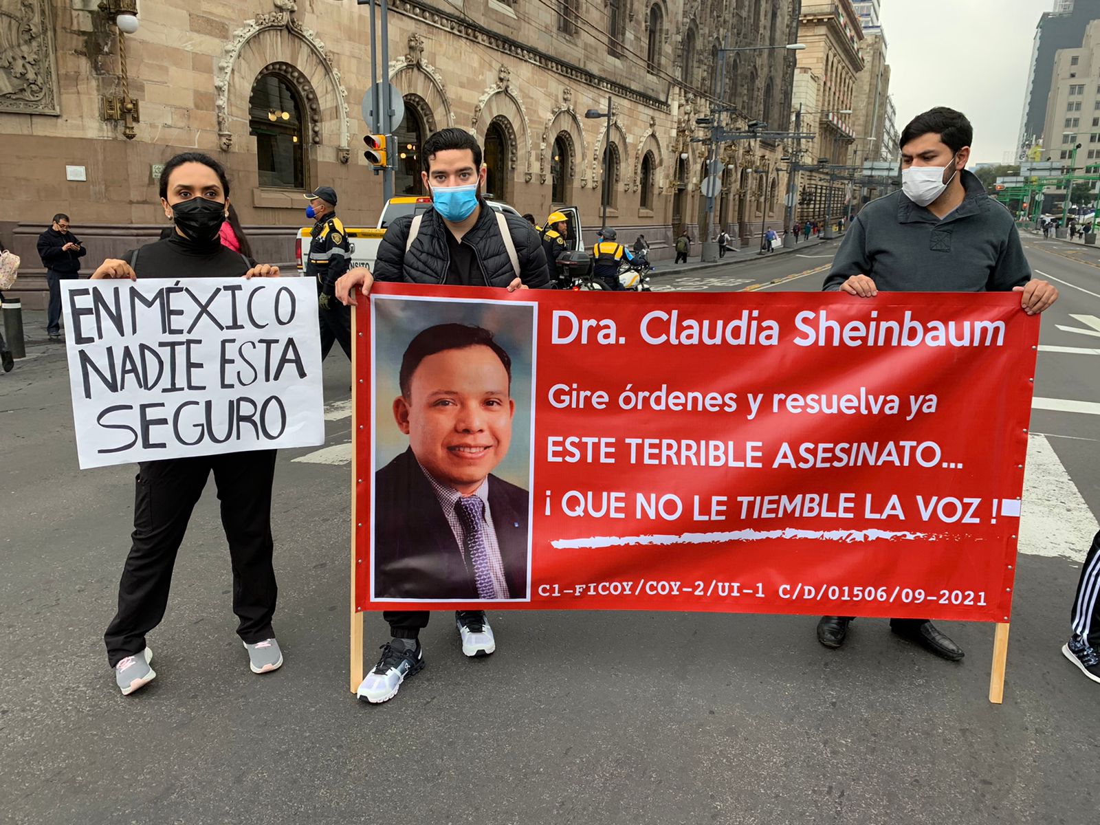 Familiares de médico asesinado en Coyoacán retiran bloqueo en Eje Central ante posible reunión con Ernestina Godoy