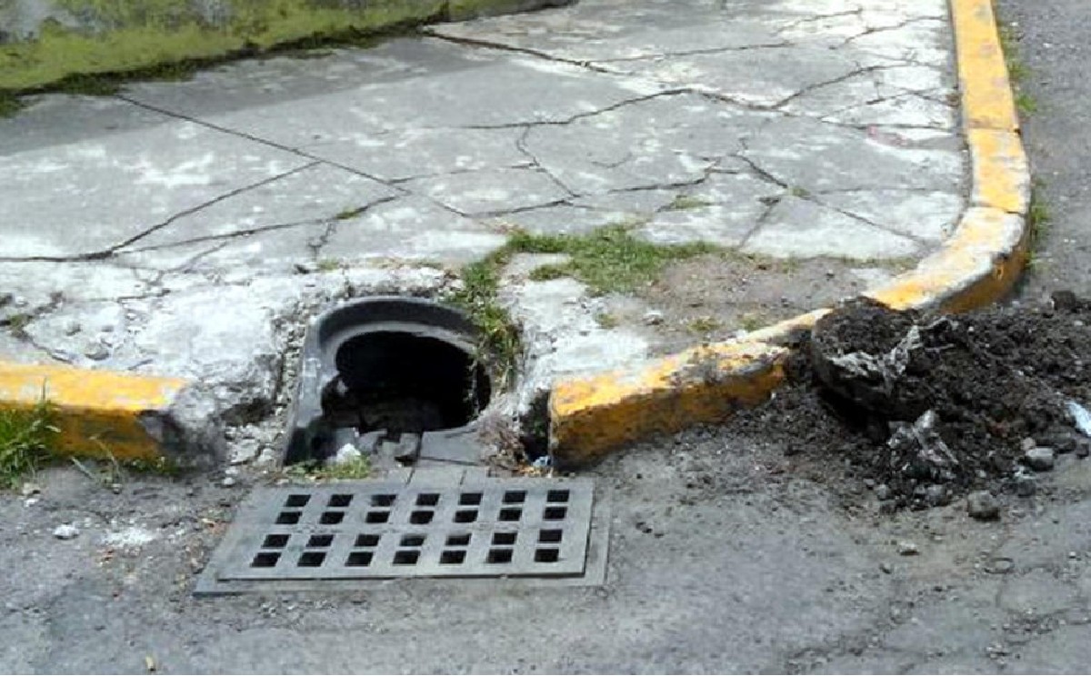¿Se han llevado la de tu calle? Piden sancionar con hasta 7 años de prisión a quien se robe una coladera en la CdMx