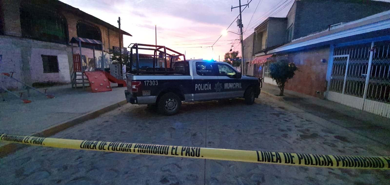 Hombre es asesinado afuera de su casa en Tlaquepaque