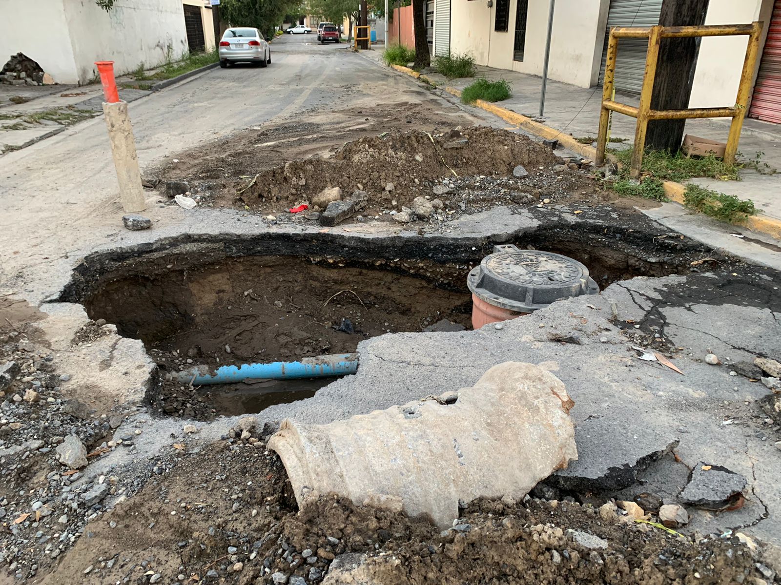 Obra inconclusa de Agua y Drenaje afecta a habitantes del Fraccionamiento Bernardo Reyes