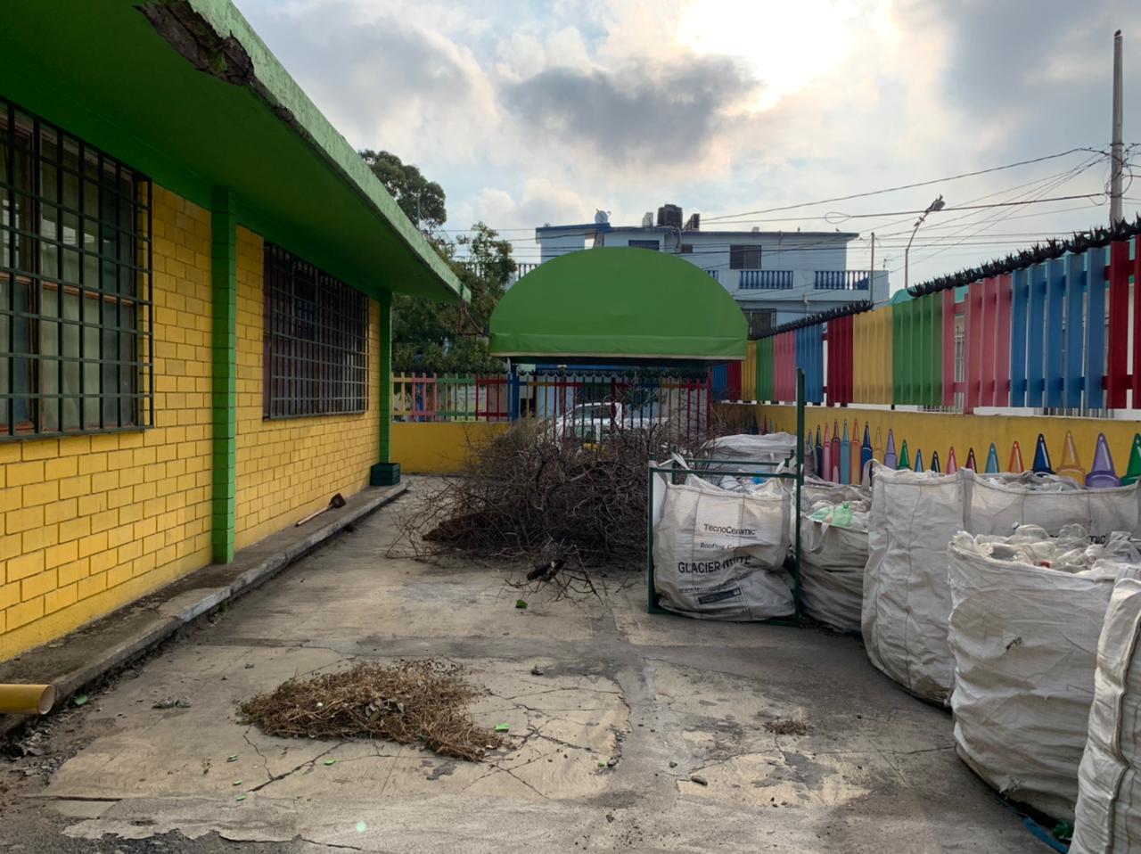 Jardín de niños luce en malas condiciones en la colonia Niño Artillero