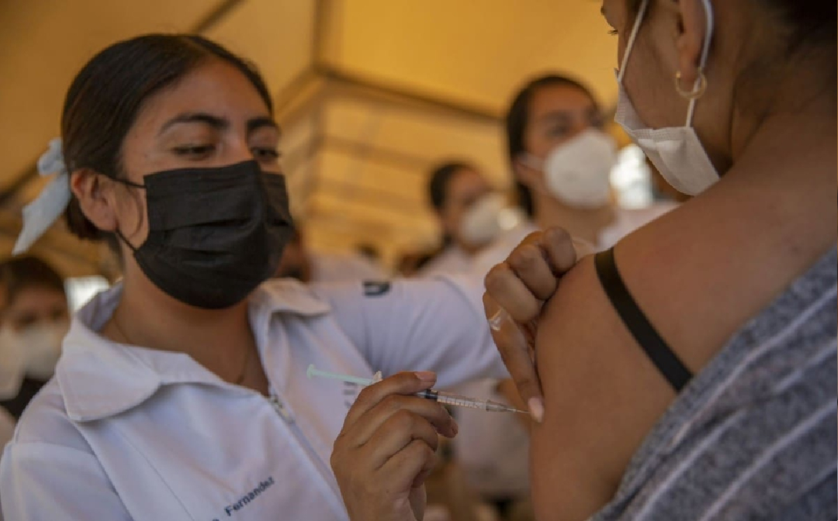 Estas son las sedes y fechas de vacunación para personas de 18 a 39 años en la CdMx