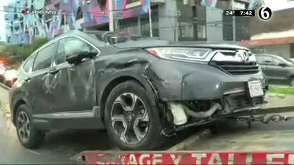 Telediario noticia Conductora vuelca su camioneta en la avenida Francisco I. Madero 