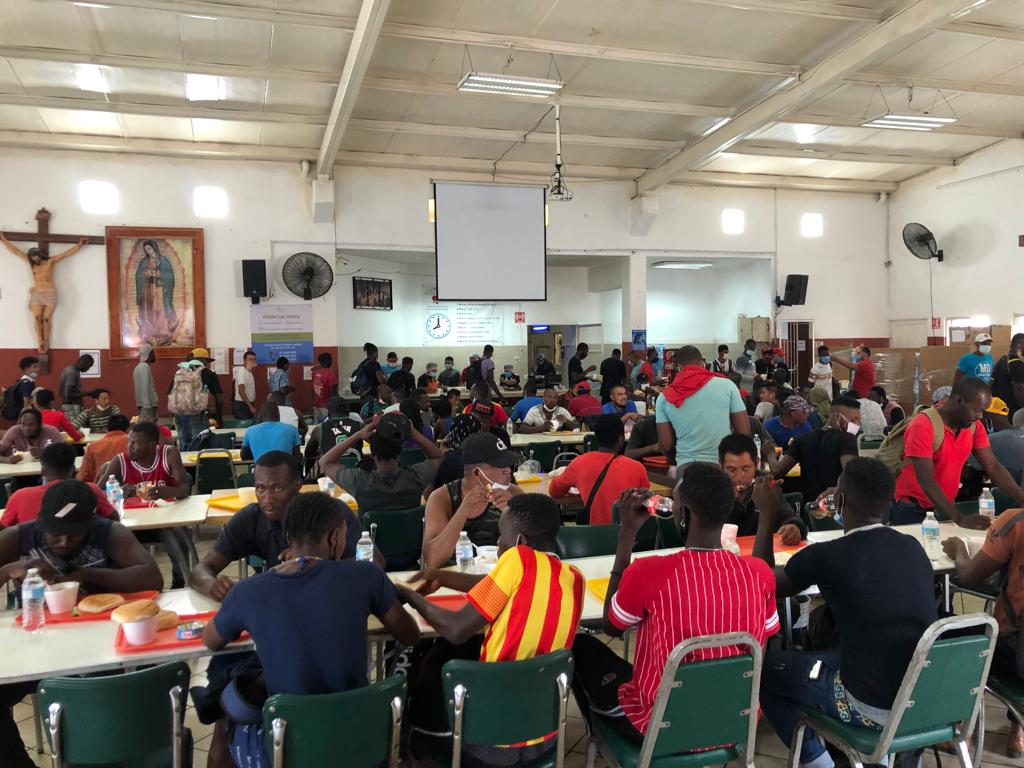 "Trabajando soy feliz, no quiero vivir en la calle": haitianos buscan oportunidades en Monterrey