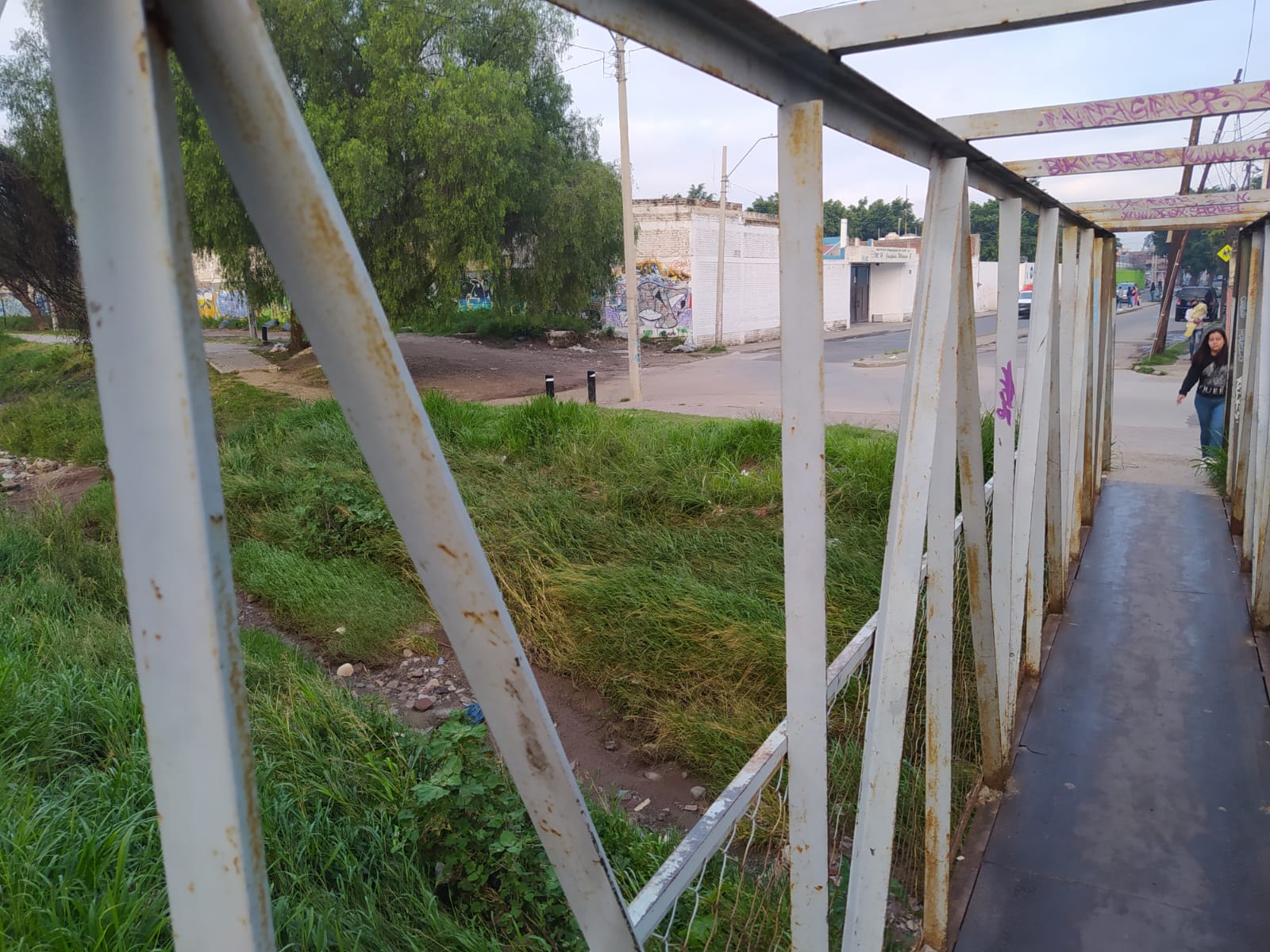 Vecinos del Arroyo de los Naranjos , temen por la seguridad de sus hijos
