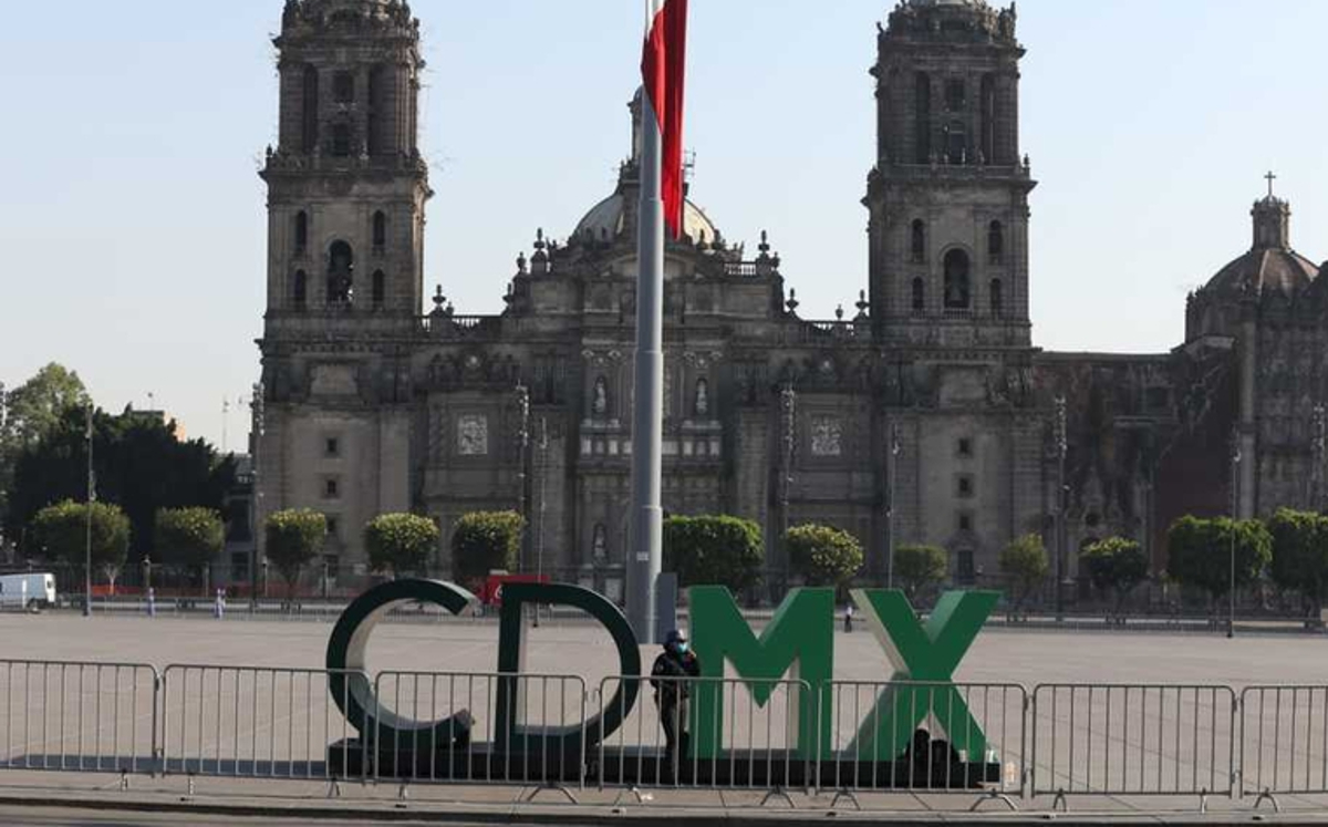 Sheinbaum descarta convertir el Zócalo de la CdMx en un parque de entretenimiento