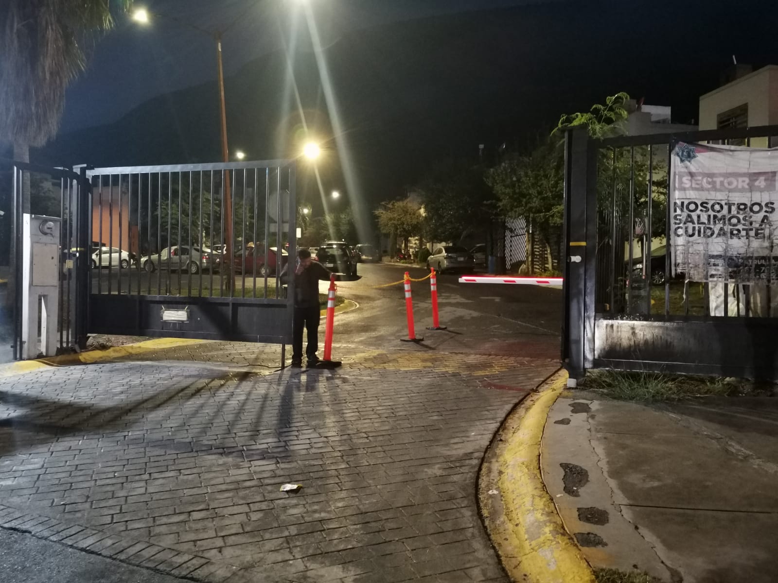 Hombre mata a dueño de domicilio por pedirle retirarse de reunión en Escobedo