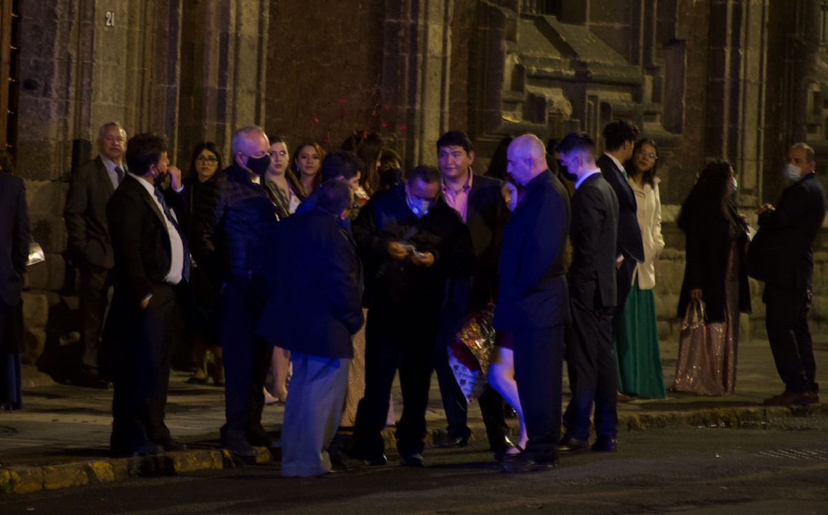 ¡Voló hasta la vajilla! Fiesta en el Colegio de las Vizcaínas termina en batalla campal