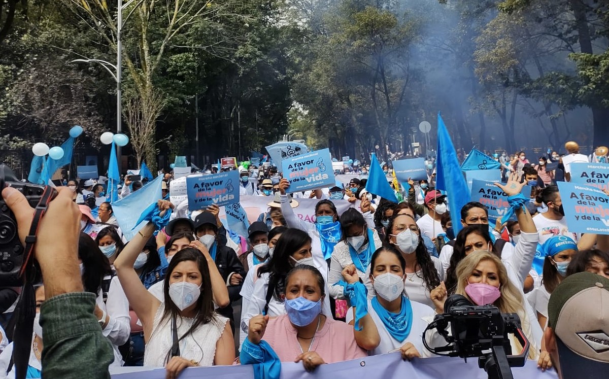 Realizan marcha contra el aborto en la Ciudad de México