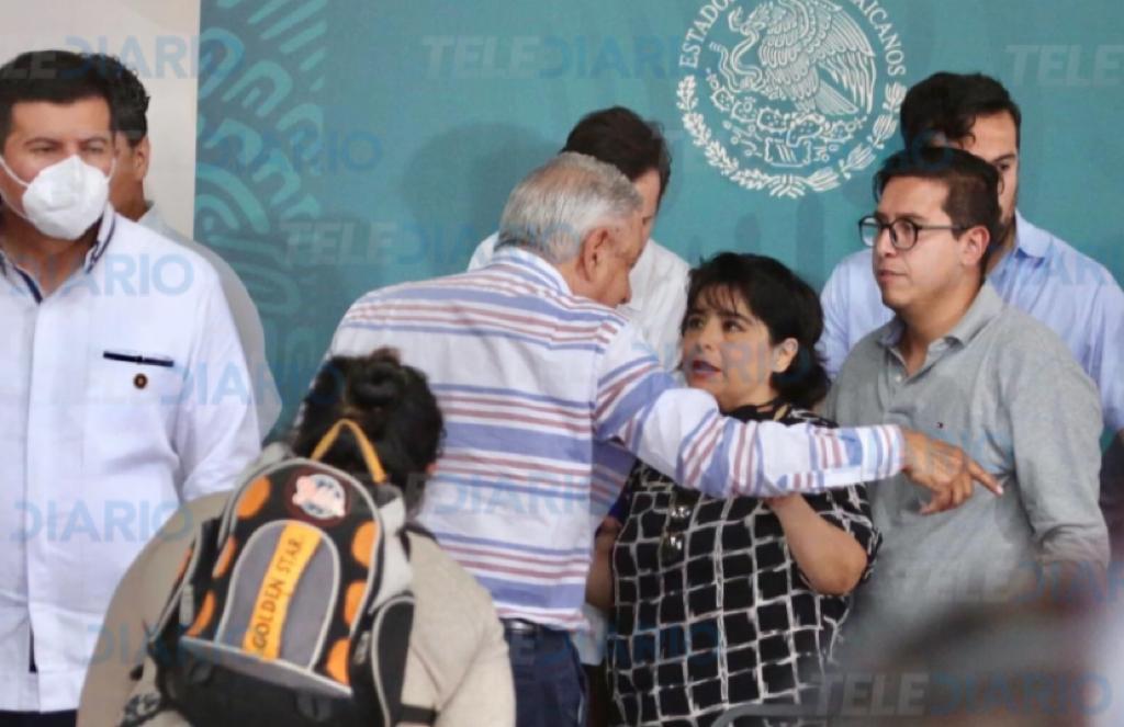 Tras interrupción por pobladores de Huauchinango, AMLO reacciona: “¿Me van a escuchar, van a guardar silencio?”