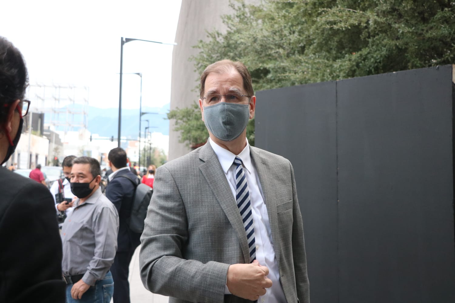 Gobernadores, alcaldes y funcionarios federales... Estos fueron los invitados de la toma de protesta de Samuel García