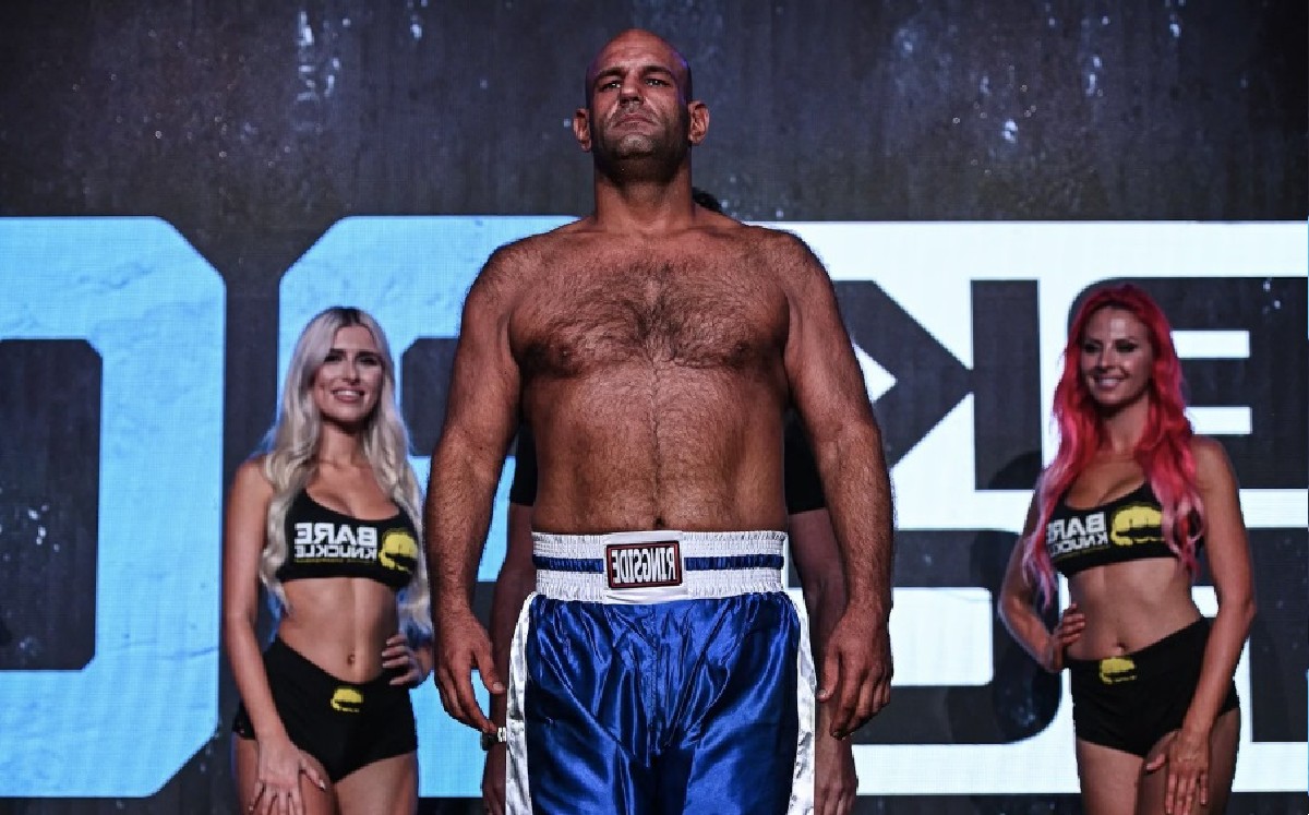 Peleador de MMA fallece después de ser noqueado en evento 'pelea sin guantes'