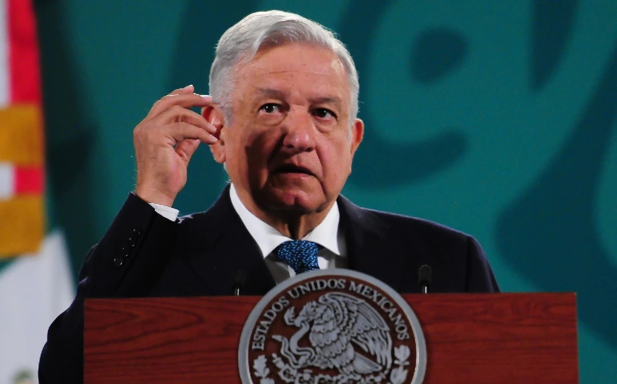 “Feo y horrendo”: AMLO critica construcción de un edificio en Veracruz