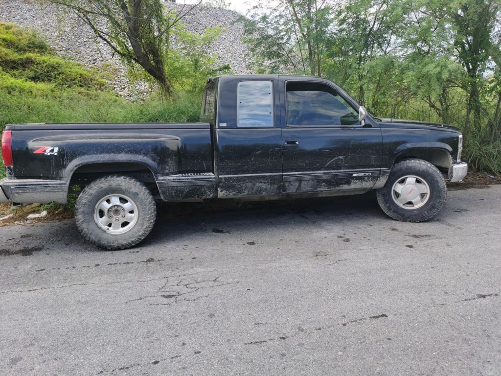 Rescatan a 12 migrantes y detienen a tres "polleros" en Cadereyta