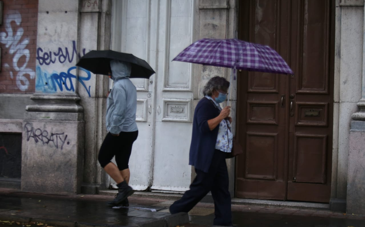 Llueve en CdMx: activan Alerta Amarilla en 5 alcaldías; avance del metro es lento en cuatro líneas