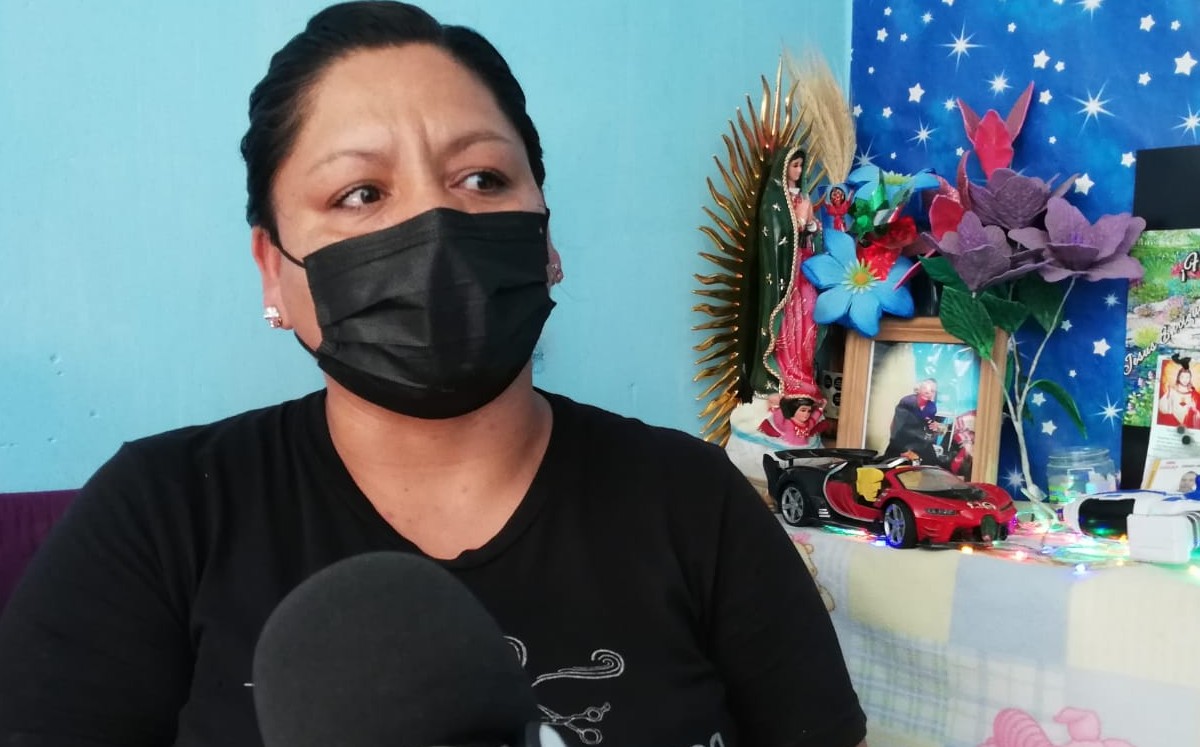 Mujer pide a autoridades le regresen motocicleta en la que murió su esposo