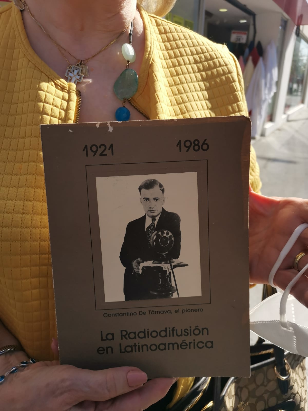 Devela gobernador placa por 100 años de primera transmisión de radio en Monterrey y Latam
