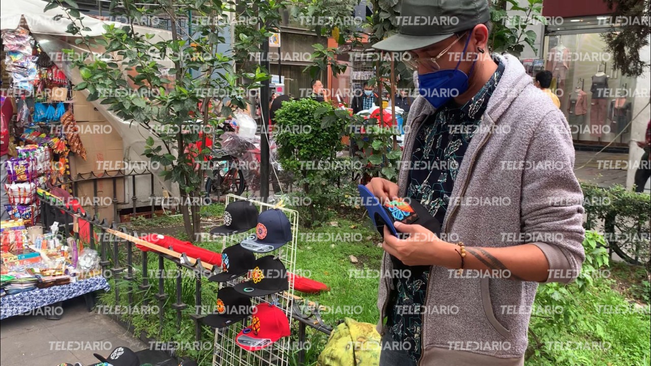 Comerciantes denuncian a integrantes de La Tianguis Disidente de desplazarlos con violencia de su espacio de trabajo