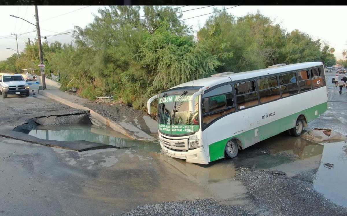 Director de Agua y Drenaje de Monterrey calificó "normal" la formación de socavones
